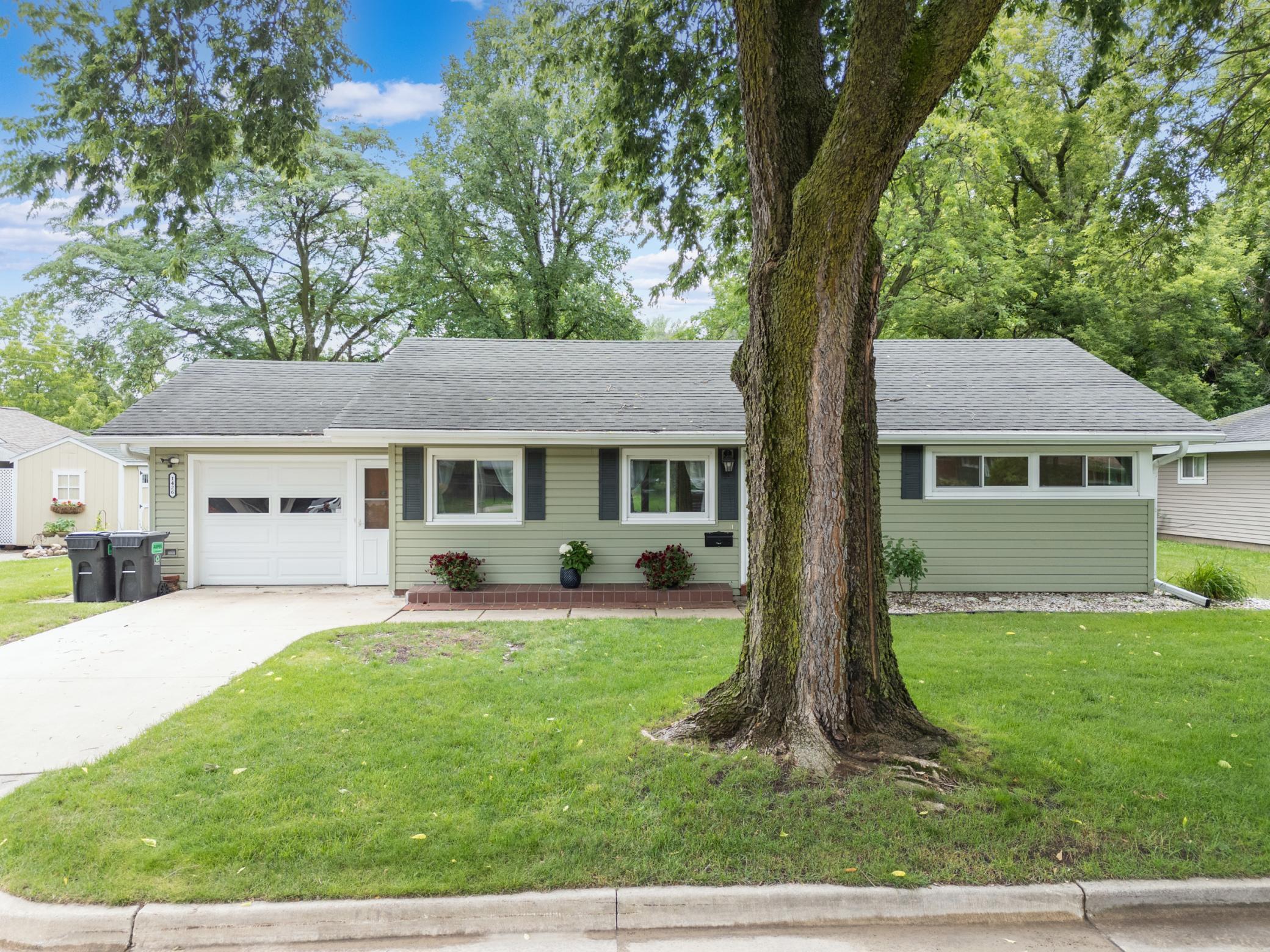1426 Graham Court Southeast Rochester, MN 55904 - Photo 29 of 33