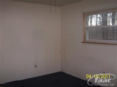 2304 Indian Road Lapeer, MI 48446 - Photo 5 of 6 20144366-4.JPG