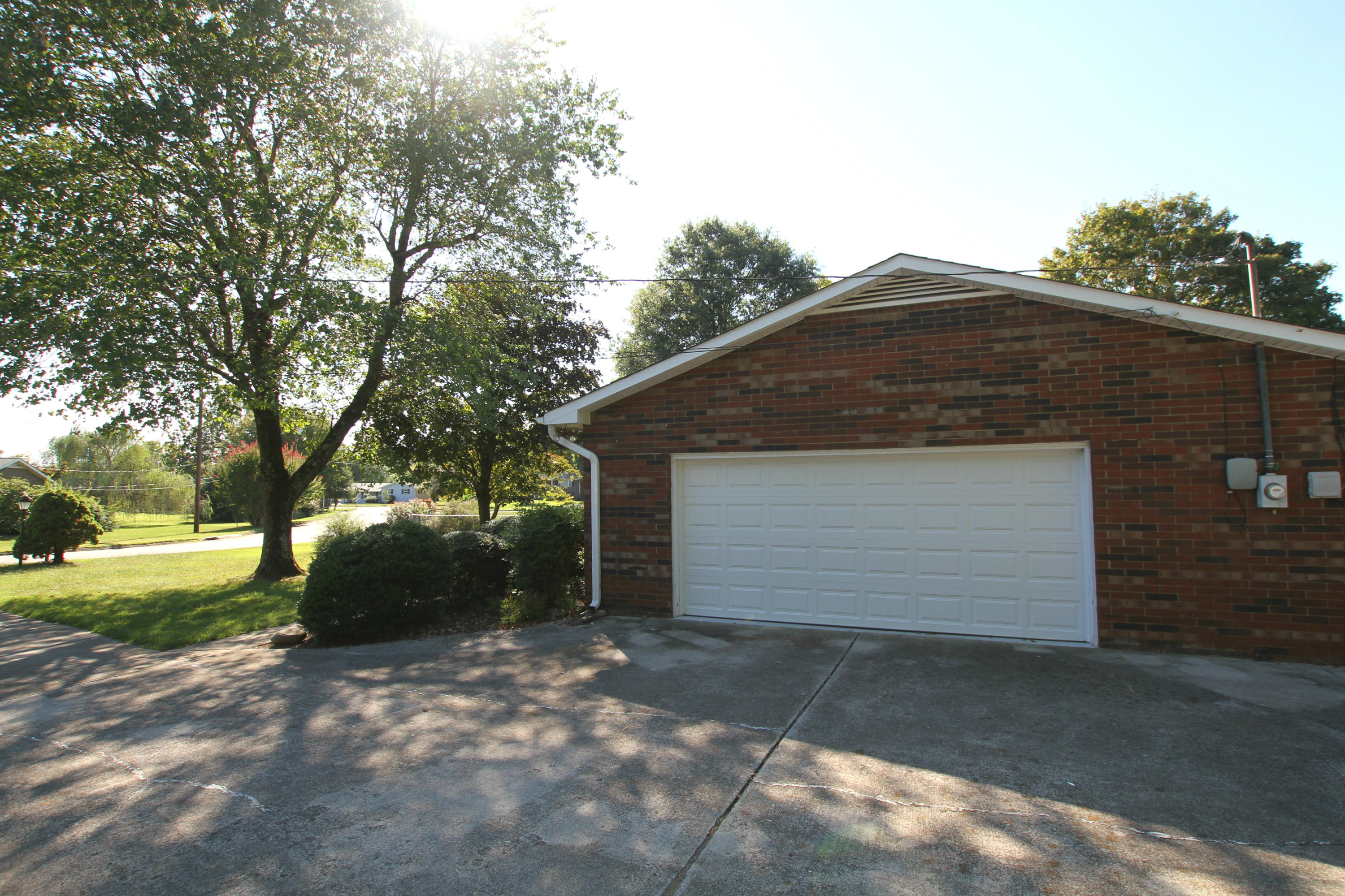 204 Geronimo Road Knoxville, TN 37934 - Photo 21 of 25 Garage