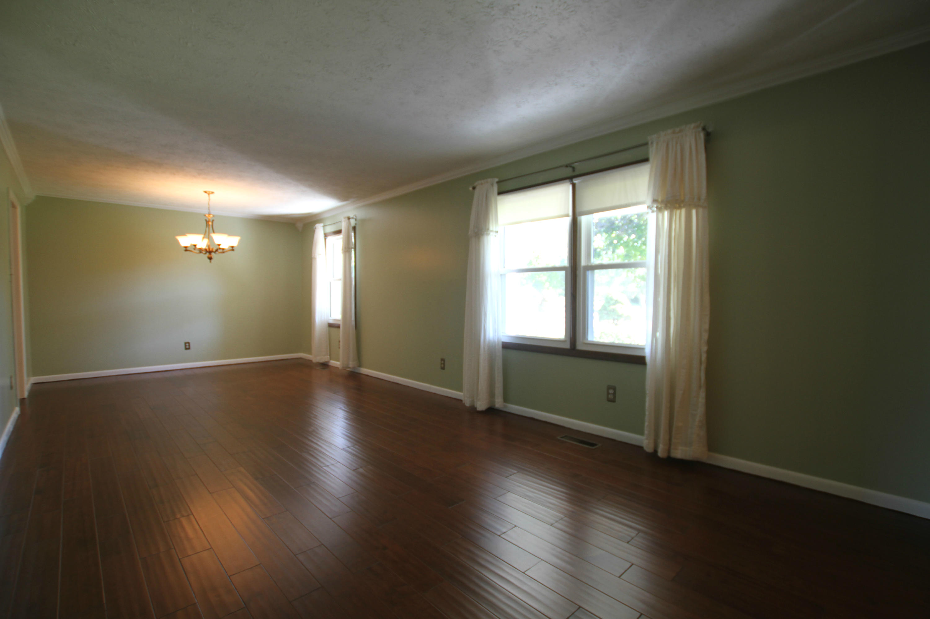 204 Geronimo Road Knoxville, TN 37934 - Photo 6 of 25 Living Room