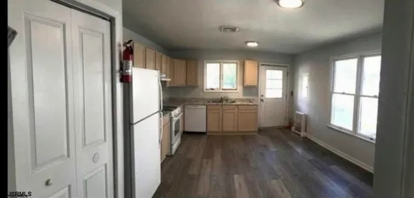 $2,700 | 325 North Ohio Avenue, Atlantic City, NJ 08401