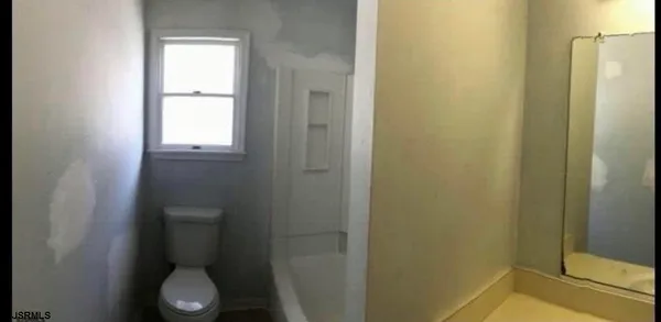 $2,700 | 325 North Ohio Avenue, Atlantic City, NJ 08401