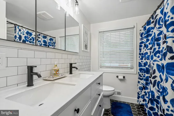 $5,750 | 2502 Duxbury Place, Alexandria, VA 22308