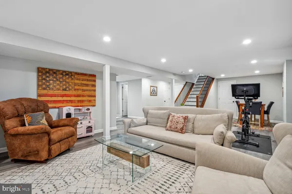 $5,750 | 2502 Duxbury Place, Alexandria, VA 22308