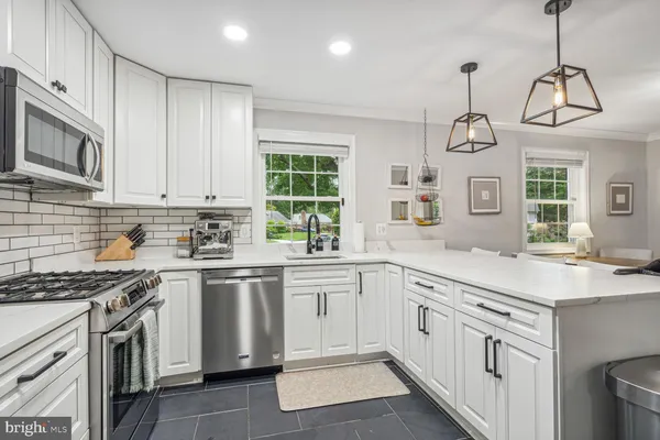 $5,750 | 2502 Duxbury Place, Alexandria, VA 22308