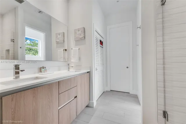 $7,500 | 2868 Southwest 33rd Court, Unit 2868, Miami, FL 33133