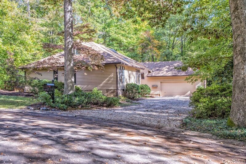 3701 Commodore Point Circle Midlothian, VA 23112 - Photo 3 of 26