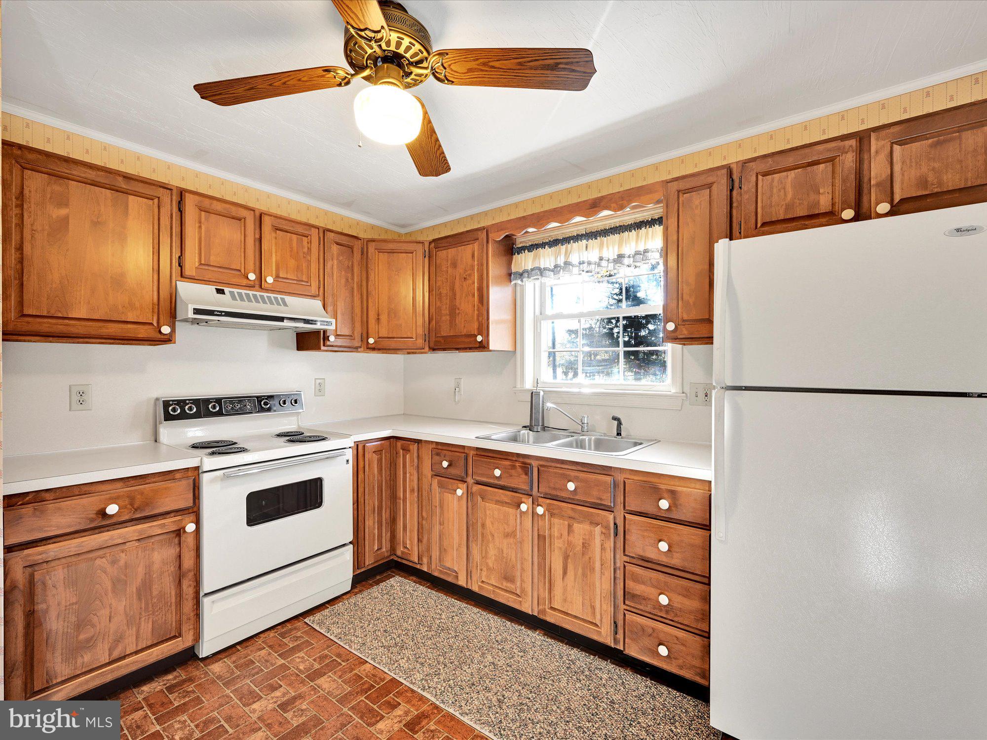 124 West 3rd Avenue Lititz, PA 17543 - Photo 23 of 45