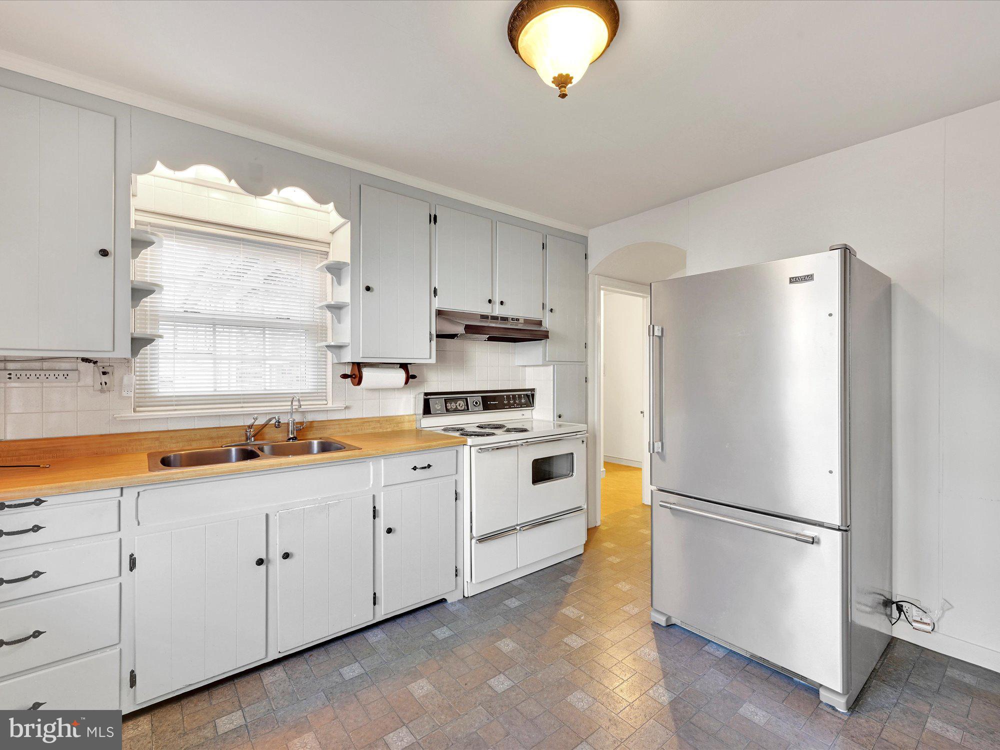 124 West 3rd Avenue Lititz, PA 17543 - Photo 10 of 45