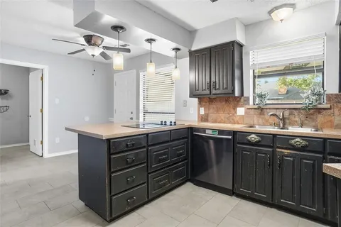 $499,900 | 2613 Stone Hollow Drive, Bedford, TX 76021