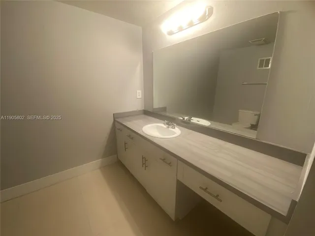 $2,400 | 11601 Southwest 2nd Street, Unit 21201, Pembroke Pines, FL 33025