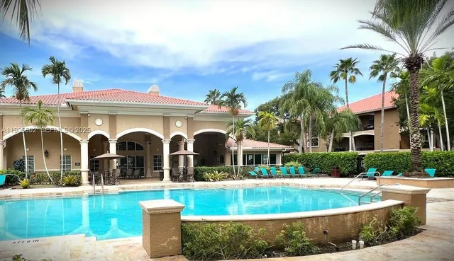 $2,400 | 11601 Southwest 2nd Street, Unit 21201, Pembroke Pines, FL 33025