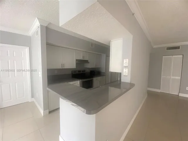 $2,400 | 11601 Southwest 2nd Street, Unit 21201, Pembroke Pines, FL 33025