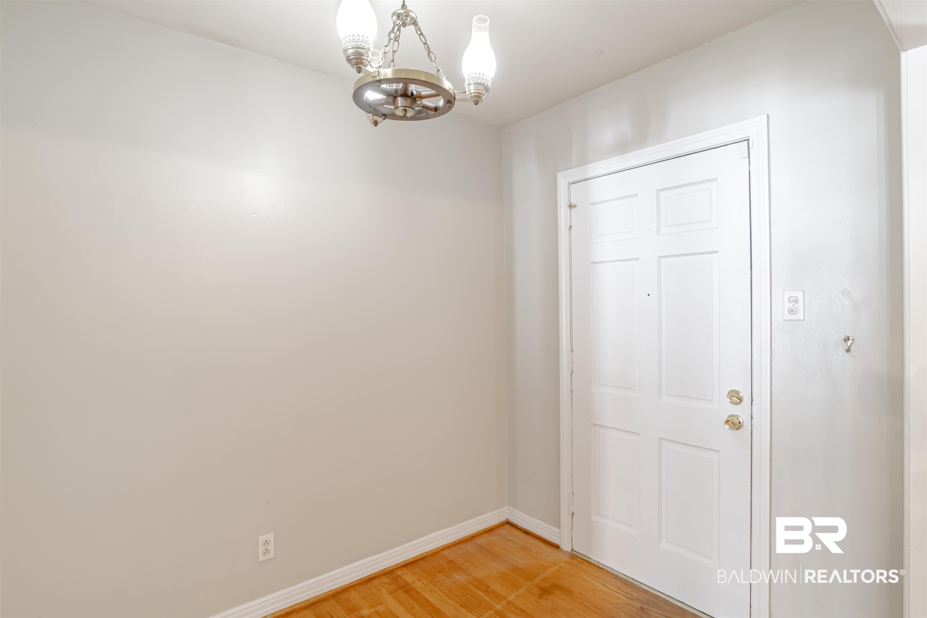 302 Northwest Boulevard Mobile, AL 36611 - Photo 10 of 28