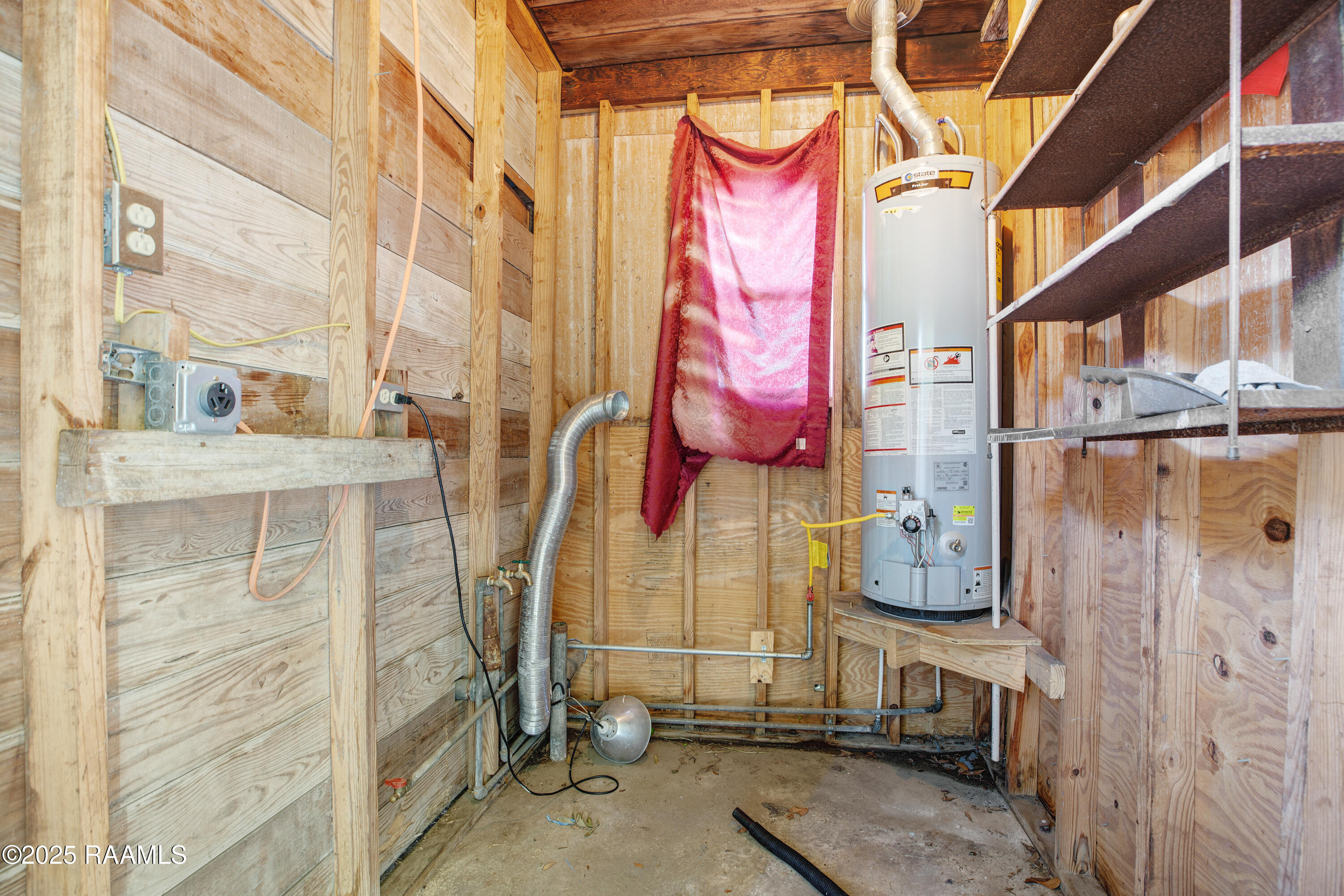 406 Frederick Street New Iberia, LA 70560 - Photo 12 of 15 Laundry/Storage