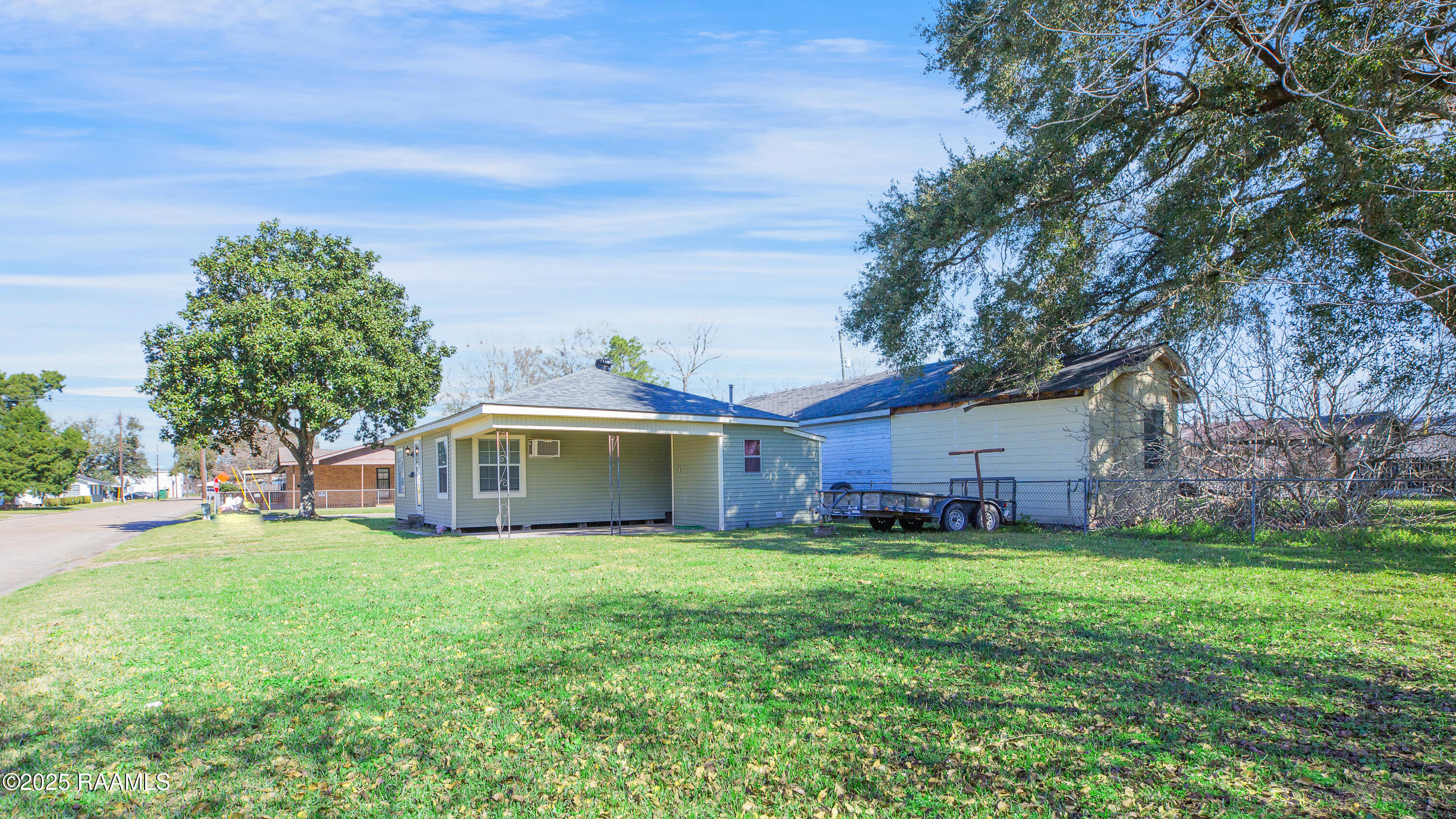406 Frederick Street New Iberia, LA 70560 - Photo 14 of 15 Side Yard