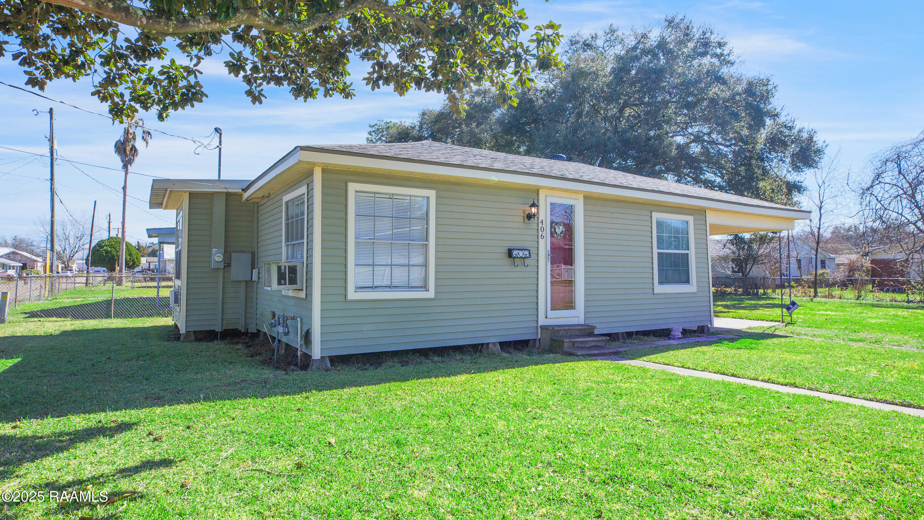 406 Frederick Street New Iberia, LA 70560 - Photo 15 of 15 Front
