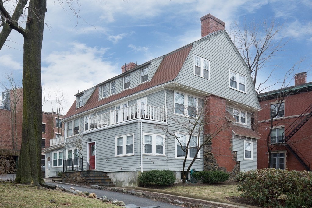 15 Braemore Road, Unit 5 Boston, MA 02135 - Photo 5 of 6