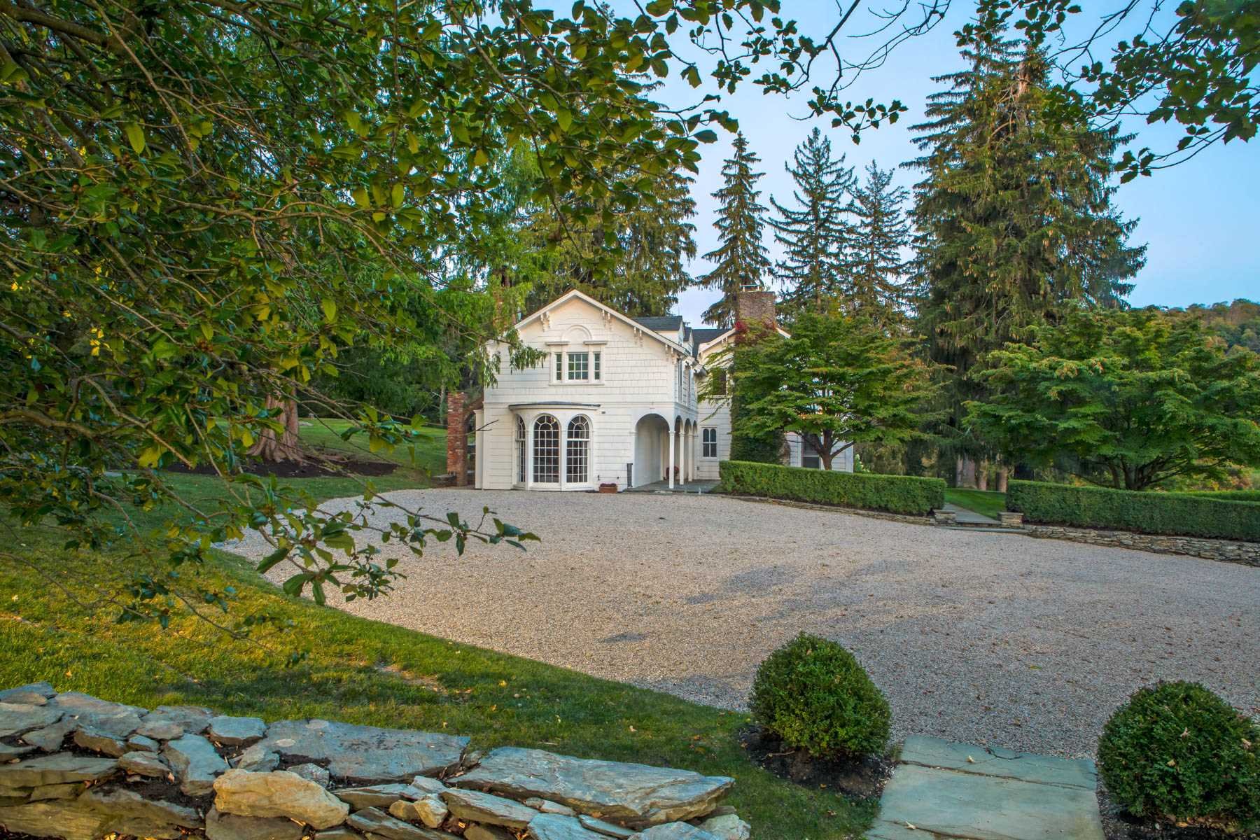 474 Deep Hollow Road Millbrook, NY 12545 - Photo 3 of 30