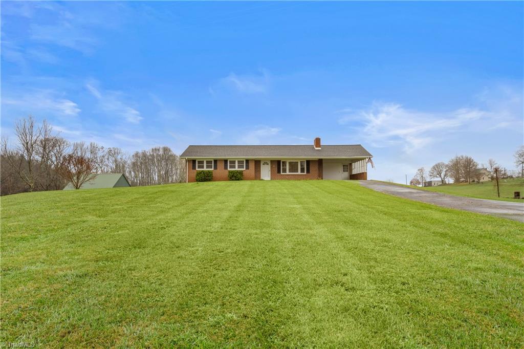 1534 Little Pine Road Ennice, NC 28623 - Photo 4 of 47
