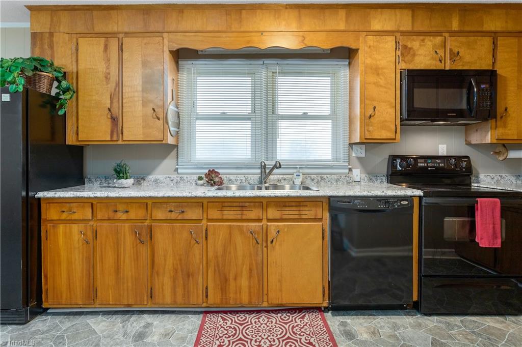 1534 Little Pine Road Ennice, NC 28623 - Photo 40 of 47