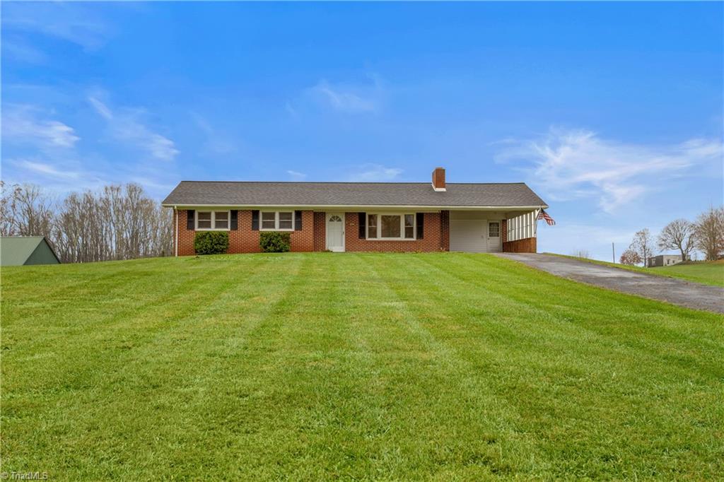 1534 Little Pine Road Ennice, NC 28623 - Photo 5 of 47