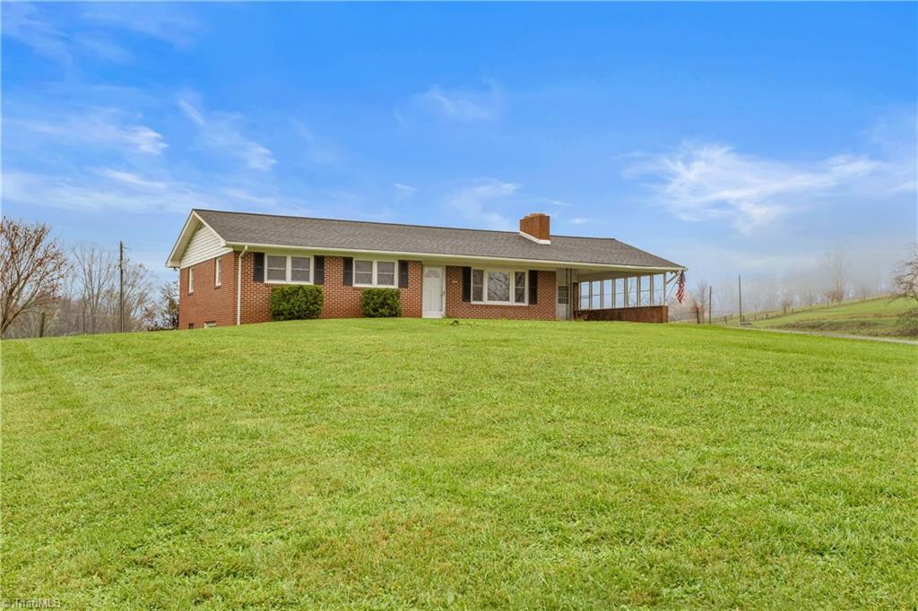 1534 Little Pine Road Ennice, NC 28623 - Photo 6 of 47