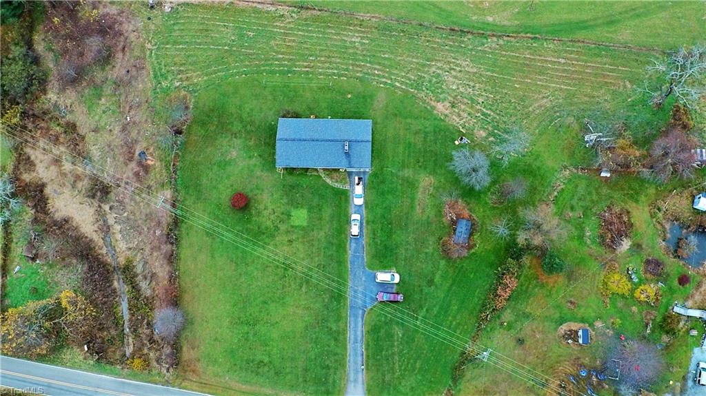 1534 Little Pine Road Ennice, NC 28623 - Photo 9 of 47