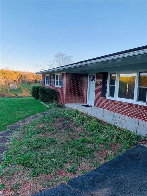 1534 Little Pine Road Ennice, NC 28623 - Photo 10 of 47