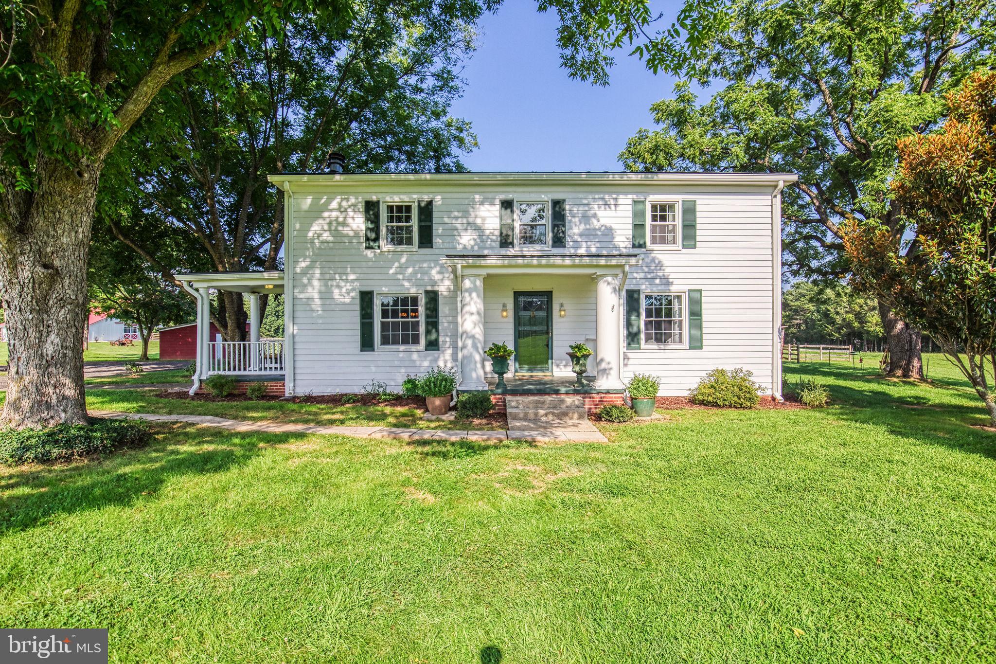 1815 Country Road Beaverdam, VA 23015 - Photo 2 of 92 ORIGINAL WOOD COLUMNS W/SOUTHERN GRACE CHARM