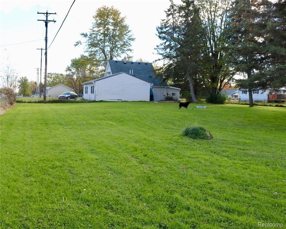 5012 West Carpenter Road Flint, MI 48504 - Photo 17 of 18 IMG_4268.jpg