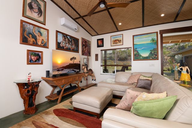 $2,400,000 | 75-6164 Nakukui Drive, Kailua-Kona, HI 96740