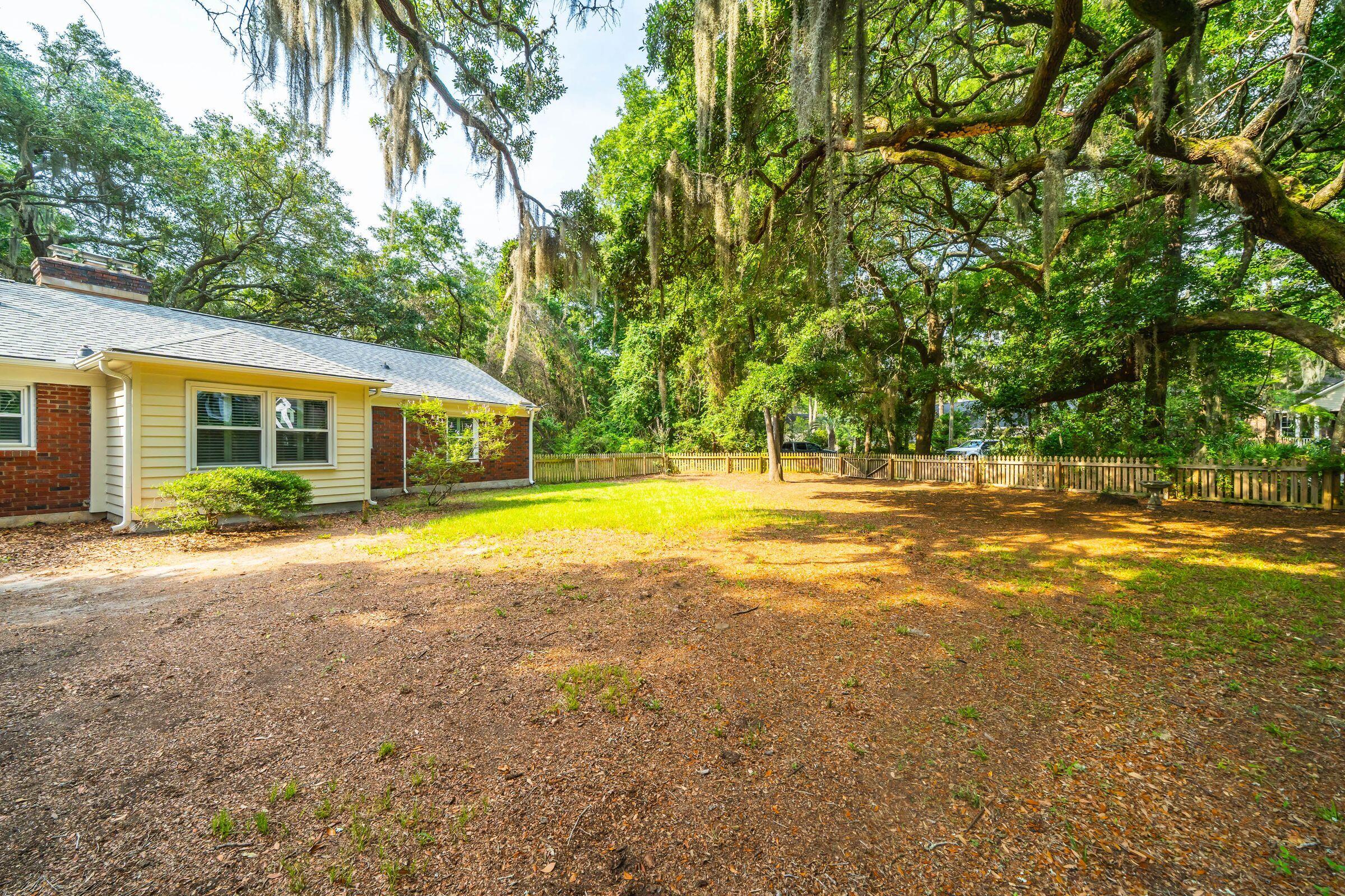 562 Fort Johnson Road Charleston, SC 29412 - Photo 30 of 52 562FortJohnsonRd-KeenEyeMarketing-038