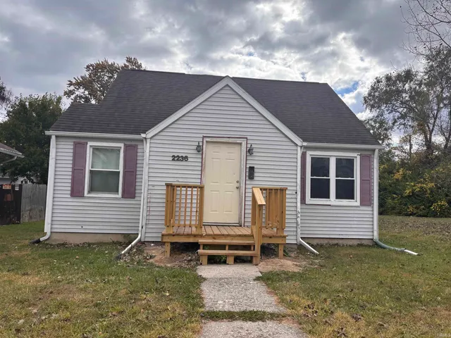 $1,050 | 2236 Chestnut Street, Fort Wayne, IN 46803