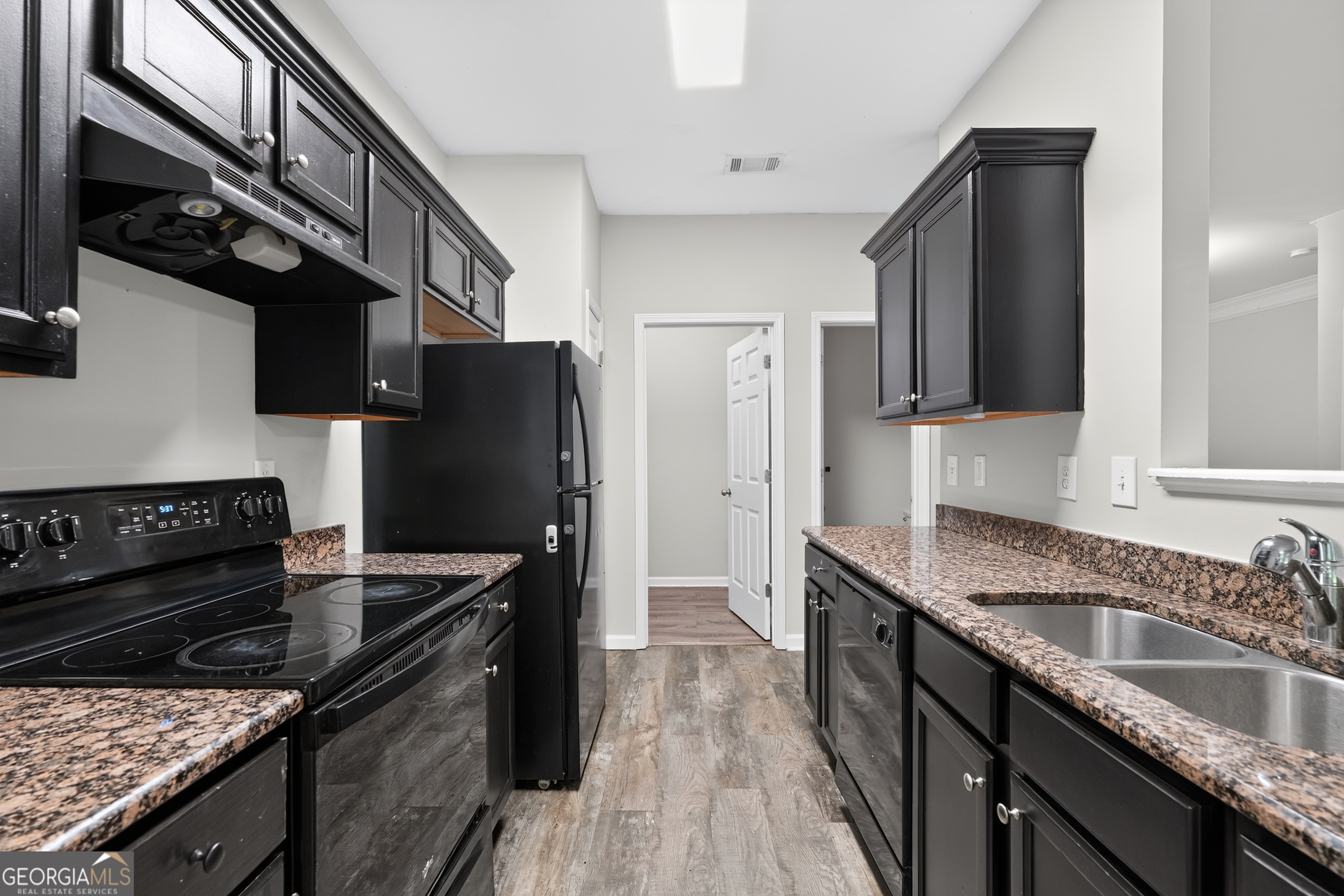 6381 Shadow Square Lithonia, GA 30058 - Photo 11 of 36