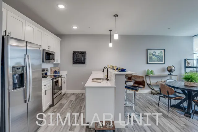 $2,250 | 1230 Elm Street, Unit 215, Manchester, NH 03101