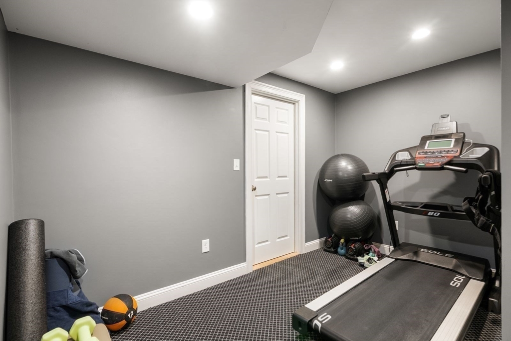 41 Chesterton Road Wellesley, MA 02481 - Photo 36 of 42