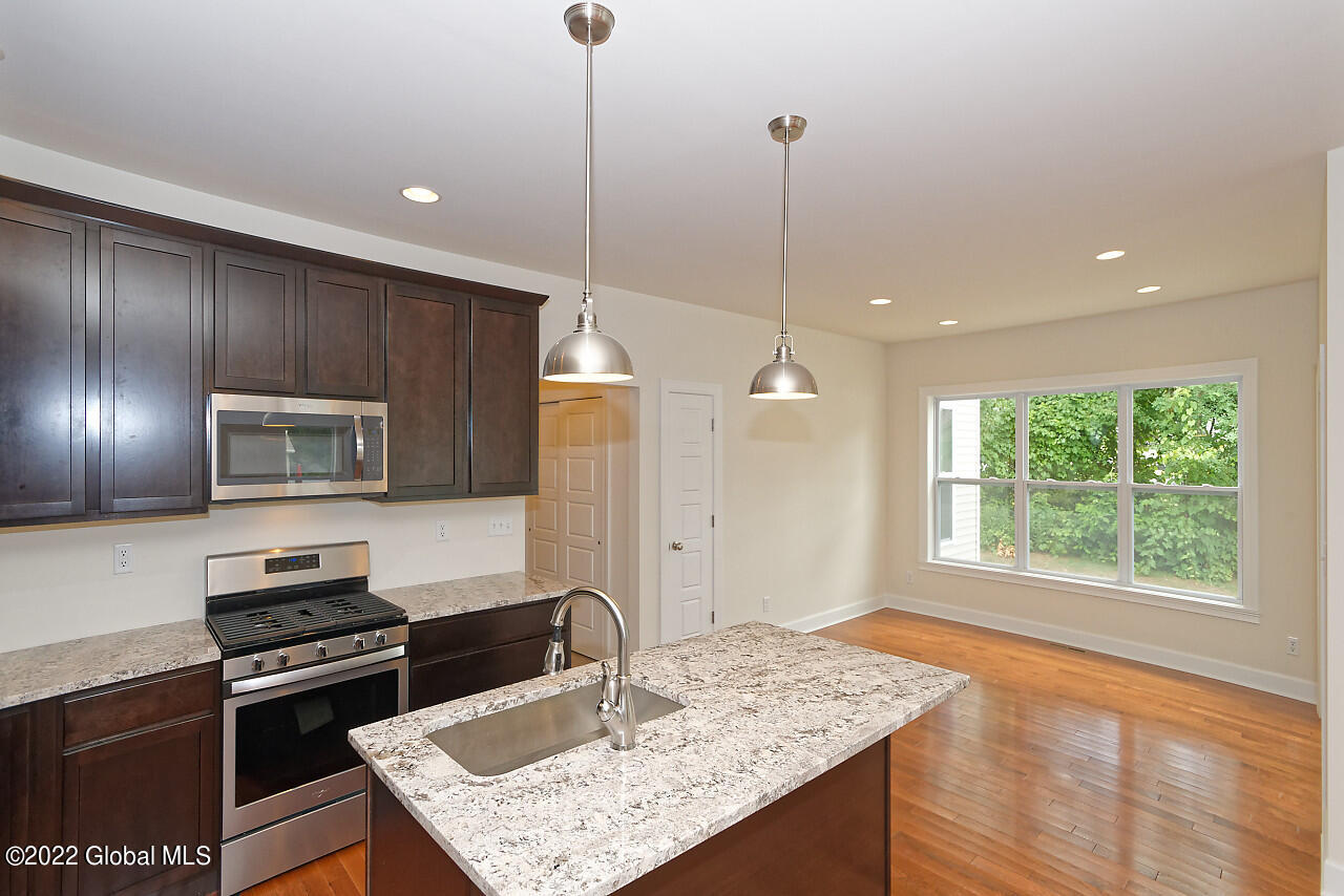 20 Preserve Way Schenectady, NY 12304 - Photo 9 of 26 2 Kitchen (2)