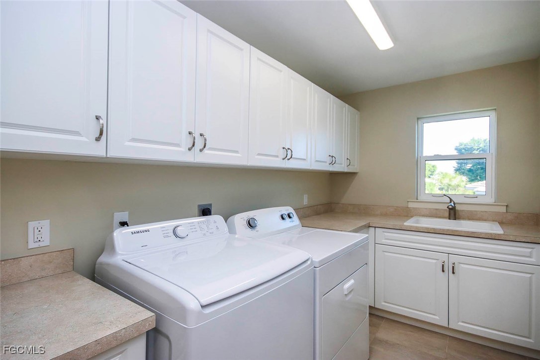 1310 Par View Drive Sanibel, FL 33957 - Photo 19 of 50