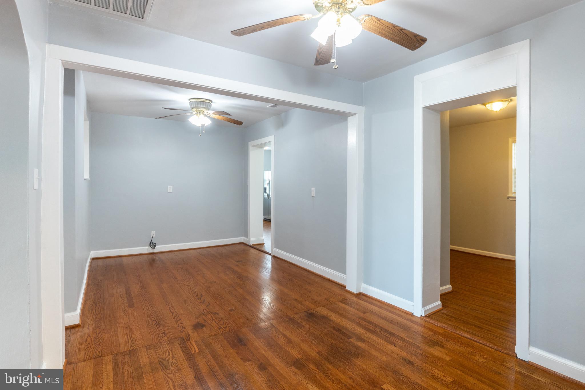 13003 Piscataway Road Clinton, MD 20735 - Photo 5 of 36 dining space