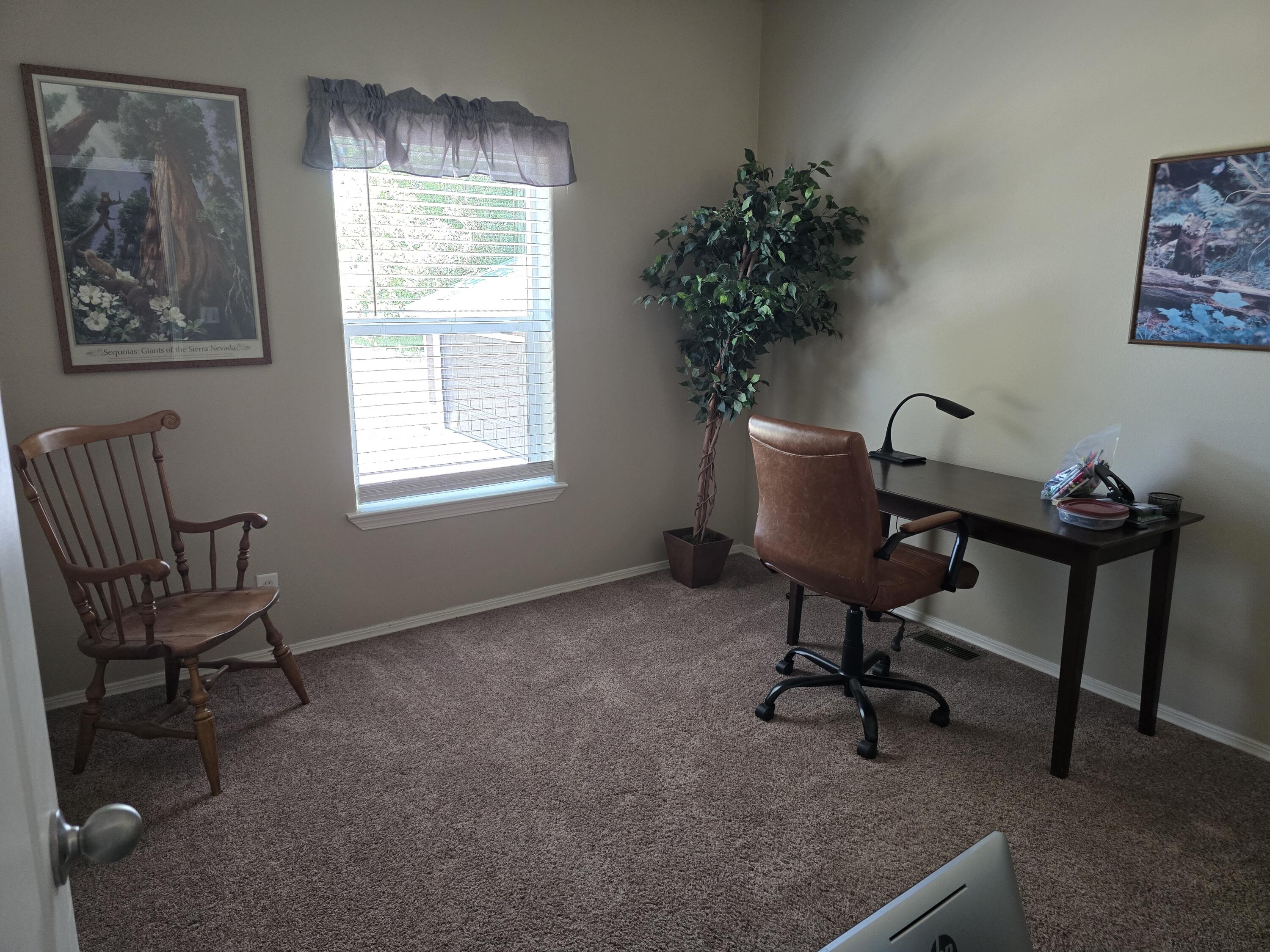 32158 Modoc Point Road Chiloquin, OR 97624 - Photo 10 of 37 a workspace with furniture and a window
