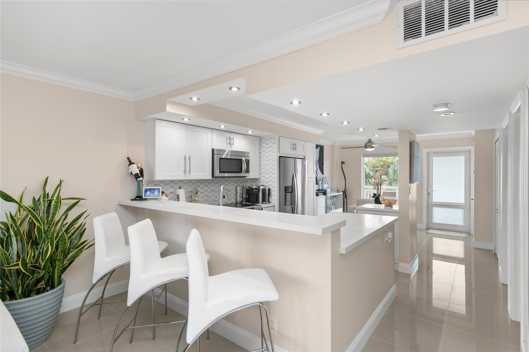 2611 North Riverside Drive, Unit 307 Pompano Beach, FL 33062 - Photo 8 of 25 Photo 8
