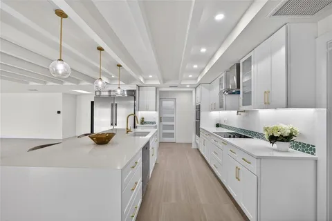 $750,000 | 2350 Vía Venice, Punta Gorda, FL 33950