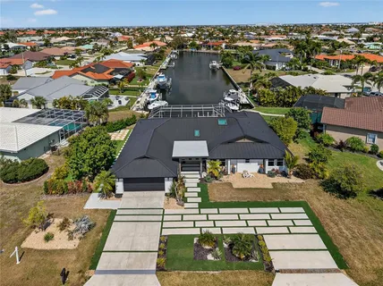 $750,000 | 2350 Vía Venice, Punta Gorda, FL 33950