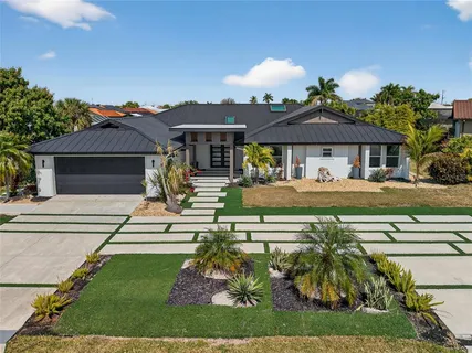 $750,000 | 2350 Vía Venice, Punta Gorda, FL 33950