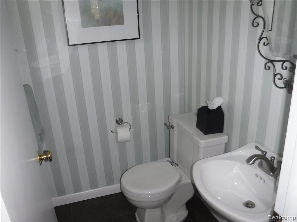 2126 Atlas Drive Troy, MI 48083 - Photo 17 of 20 DSCF6010 (2).JPG