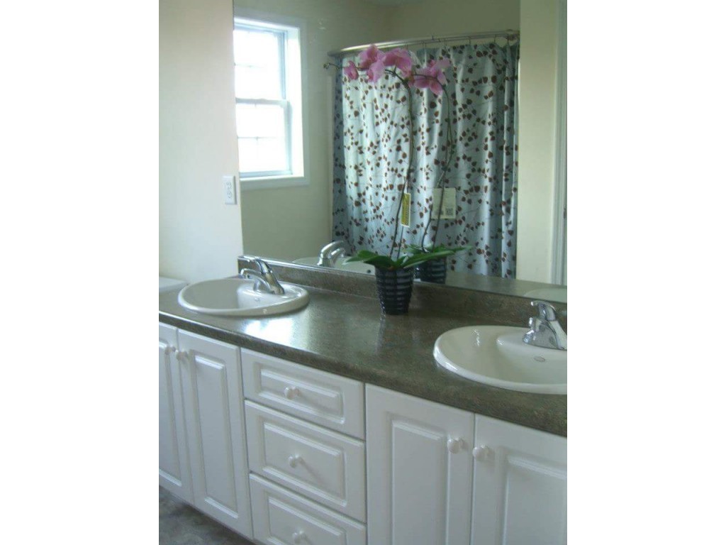 5 Hovey Road Londonderry, NH 03053 - Photo 13 of 26 Gallery Image 13
