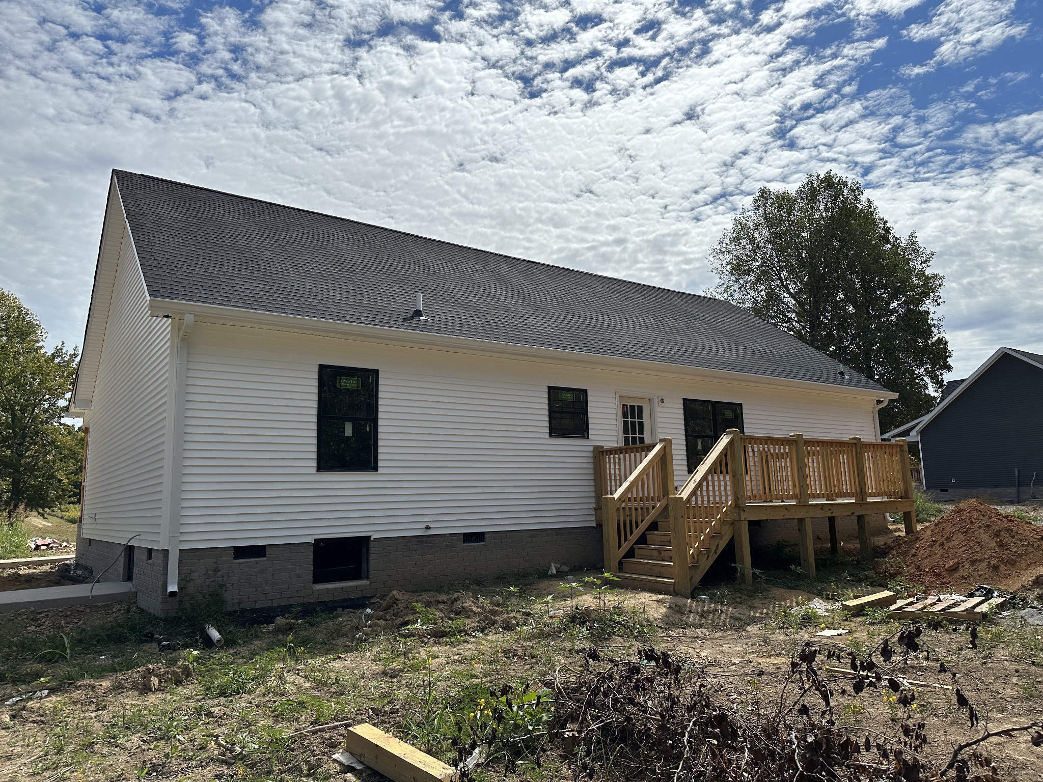 989 Mt Vernon Road Bethpage, TN 37022 - Photo 2 of 9 a view of a house with a yard