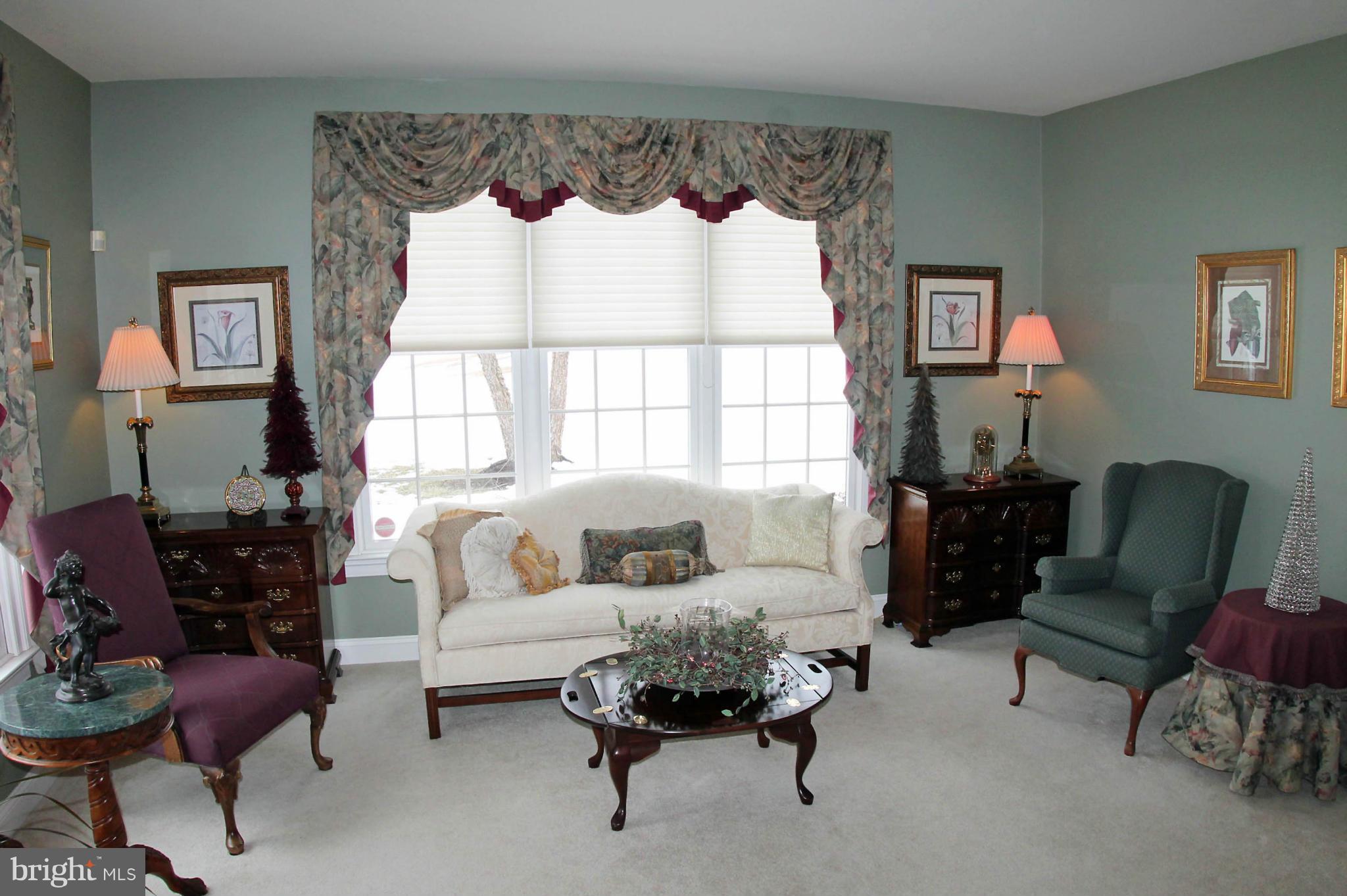 12202 Glenbauer Road Kingsville, MD 21087 - Photo 7 of 30 Living Room