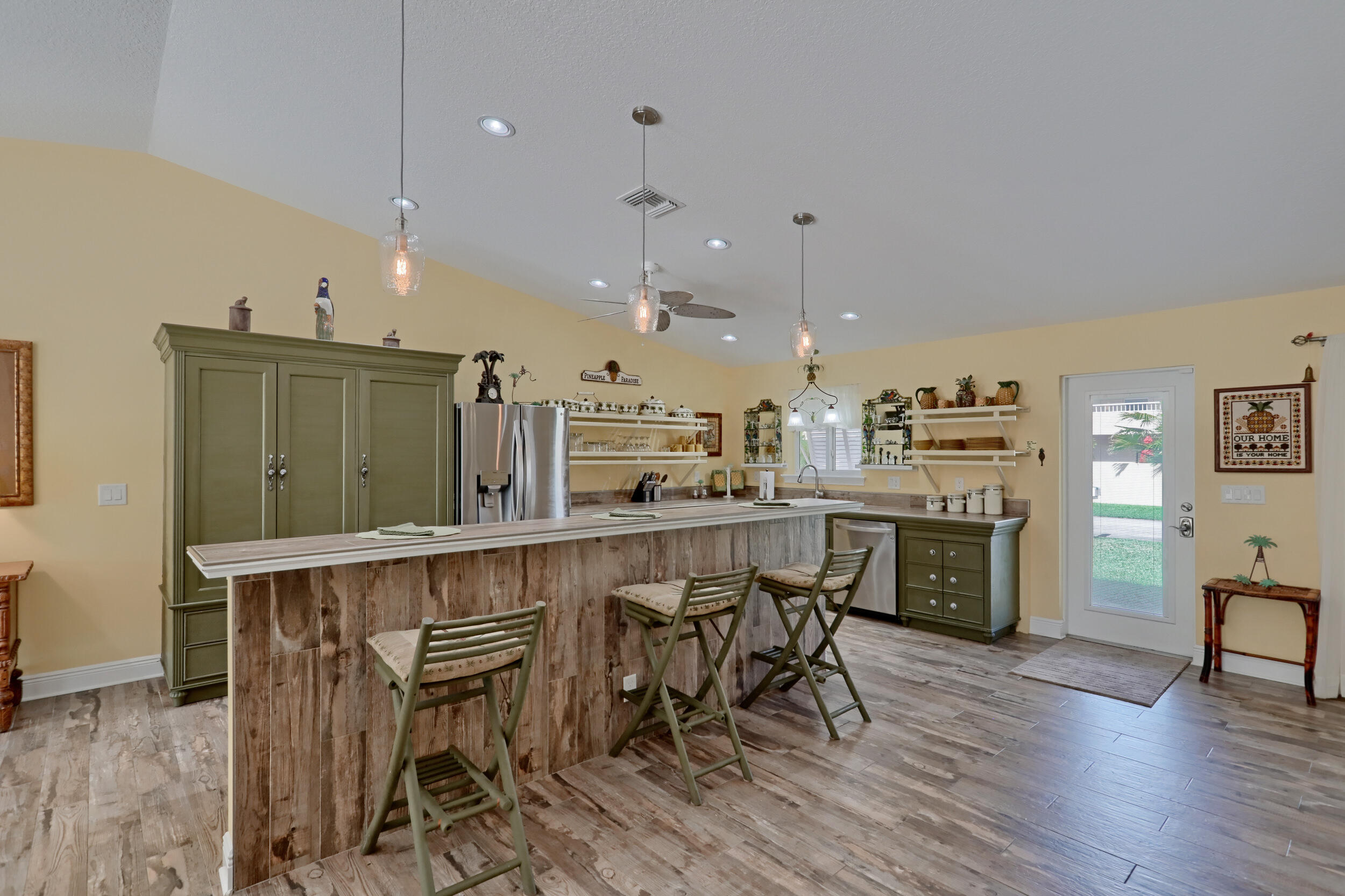 1118 Surf Road Riviera Beach, FL 33404 - Photo 13 of 44 11_320a8407-hdr(7)